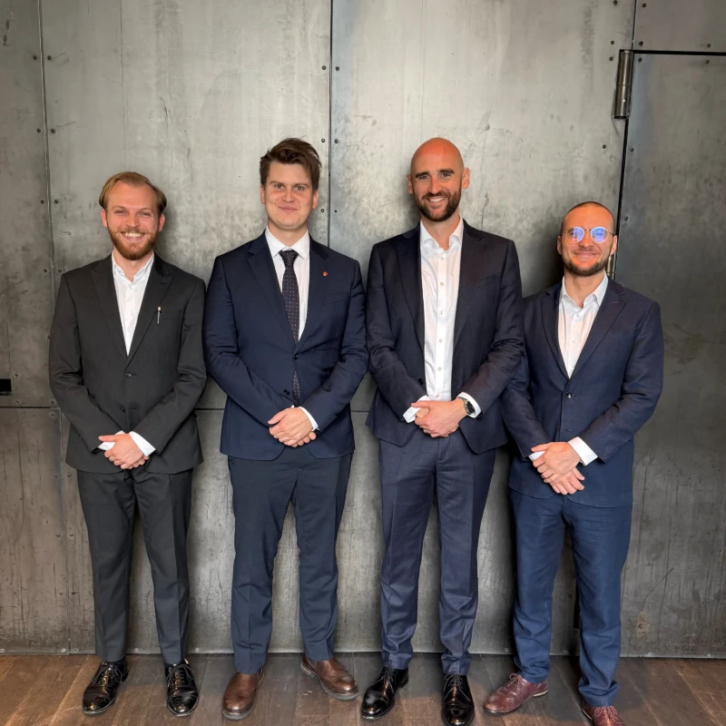 Frá vinstri: Daniel Jonusas verkefnisstjóri hjá UCL Climate Action Unit, Jóhann Páll Jóhannsson umhverfis-, orku- og loftslagsráðherra, Laurie Laybourn framkvæmdastjóri hjá Strategic Climate Risks Initiative og Theo Cox sérfræðingur í stefnumótun hjá Strategic Climate Risks Initiative