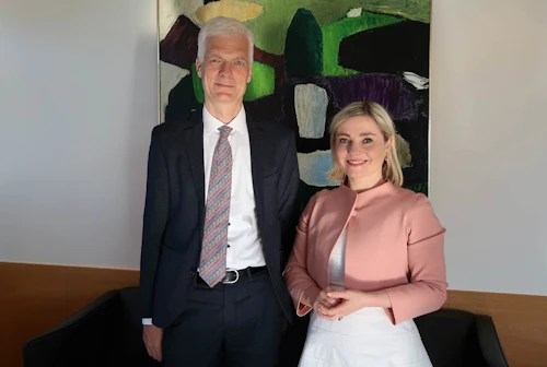 Dr. Andreas Schleicher yfirmaður menntamála hjá OECD og Lilja Alfreðsdóttir mennta- og menningarmálaráðherra.