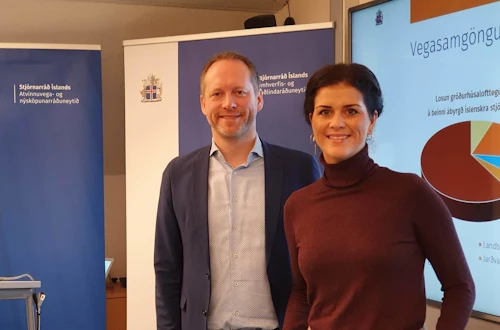 Guðmundur Ingi Guðbrandsson, umhverfis- og auðlindaráðherra, og  Þórdís Kolbrún Reykfjörð Gylfadóttir, ráðherra ferðamála-, iðnaðar- og nýsköpunar 