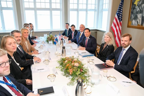 Af tvíhliða fundi utanríkisráðherra Íslands og Bandaríkjanna í Höfða.